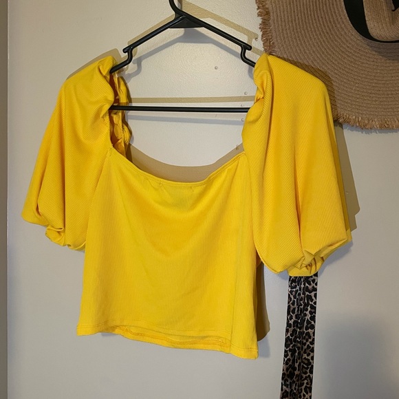 Yellow Top - Picture 2 of 2